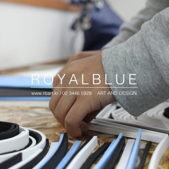 How to Present Collaborative Work in Your Portfolio - Royal Blue Art 작업 공간