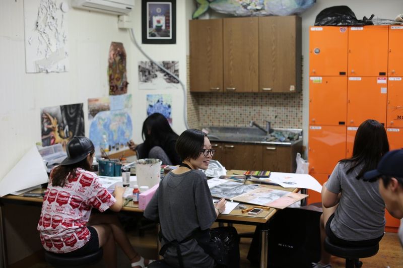 How Busan Art Students Compare to Seoul Applicants - Royal Blue Art 수업 현장