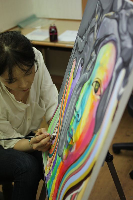 How to Handle Senior Year Slump Before Art School - Royal Blue Art 작업 공간