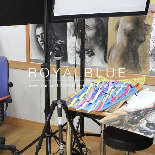 UCLA Design Media Arts vs CalArts for New Media - Royal Blue Art 작업 공간