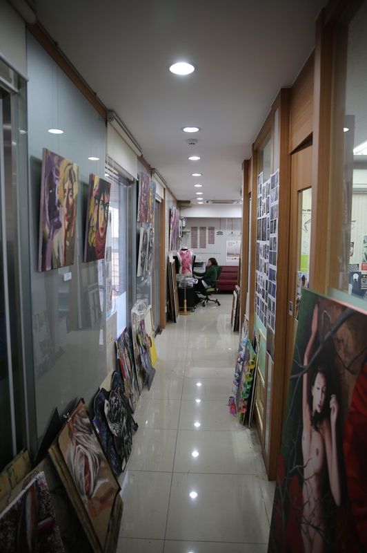 Best Korean Grocery Stores Near RISD - 압구정 Royal Blue Art 스튜디오