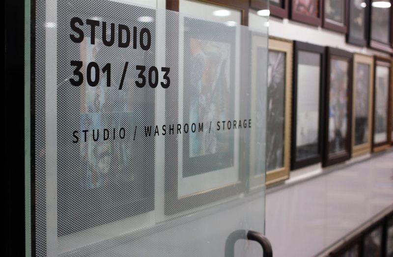 Royal Blue Art & Design studio 301/303 in Apgujeong Seoul - professional art school portfolio preparation academy